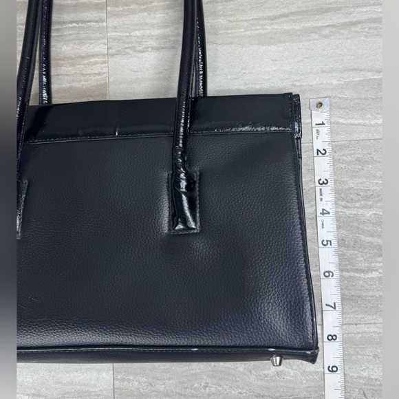 Cleo & Patel Paris Chic Multi Compartment Black Leather Shoulder Bag - Picture 12 of 13